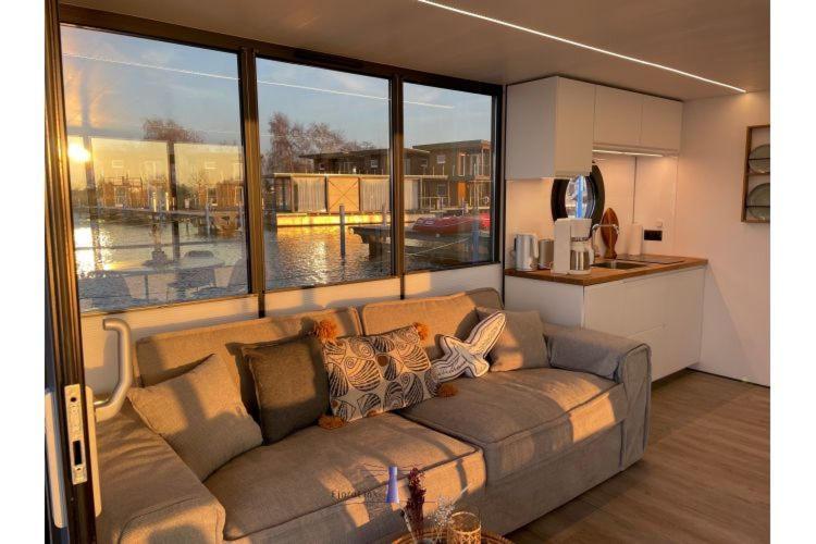 Hausboot Fjord Haven Mit Biosauna In Μπαρθ Εξωτερικό φωτογραφία